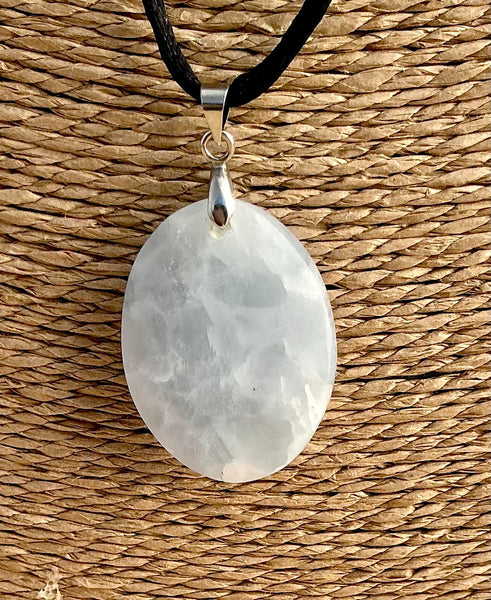 Pendentif Calcite bleue - Pierre Plate forme ovale