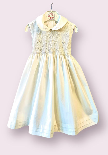 Robe smocks « Célébration » blanche avec col et broderies blanches