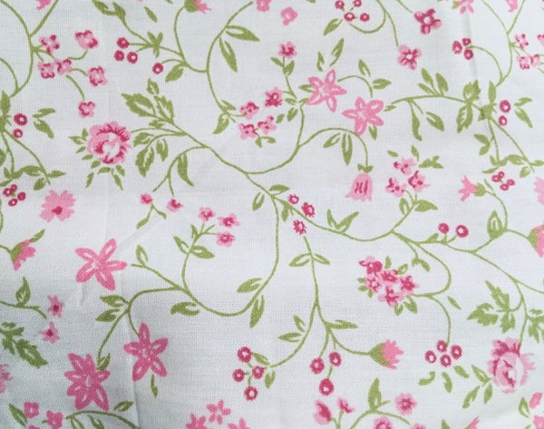 Tissu fleuri rose vert Robe smocks Maki Rose Madagascar