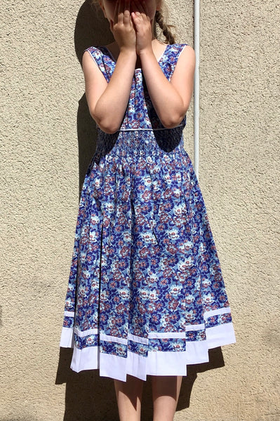 "Taupe" smocking dress Taupe Chasuble with White dots